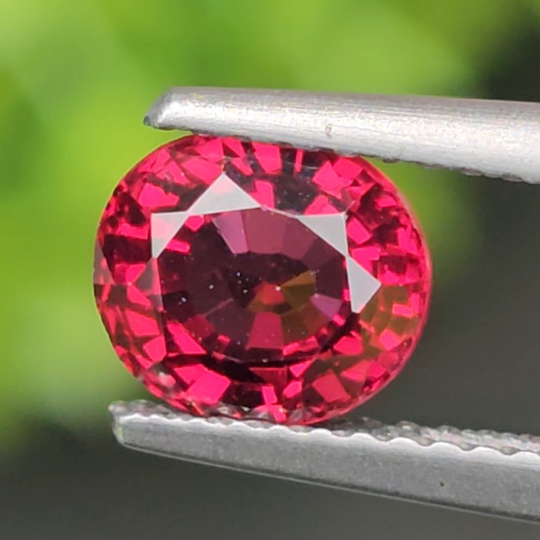 โรโดไลต์ กาเน็ท Natural Rhodolite Garnet