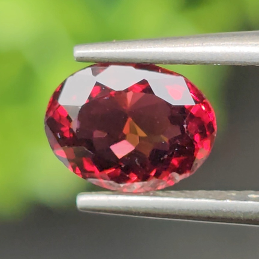 โรโดไลต์ กาเน็ท Natural Rhodolite Garnet