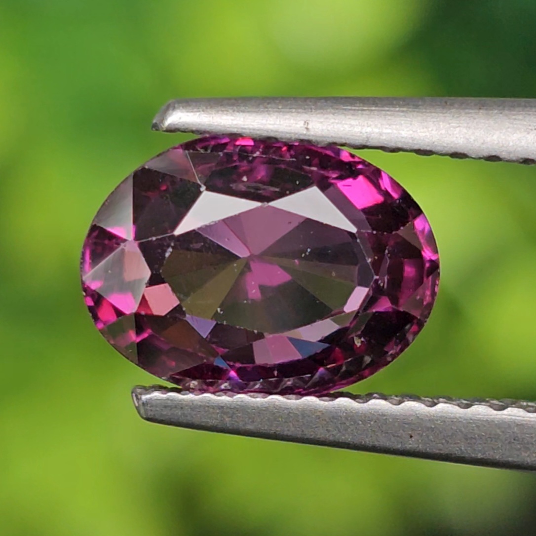 โรโดไลต์ กาเน็ท Natural Rhodolite Garnet