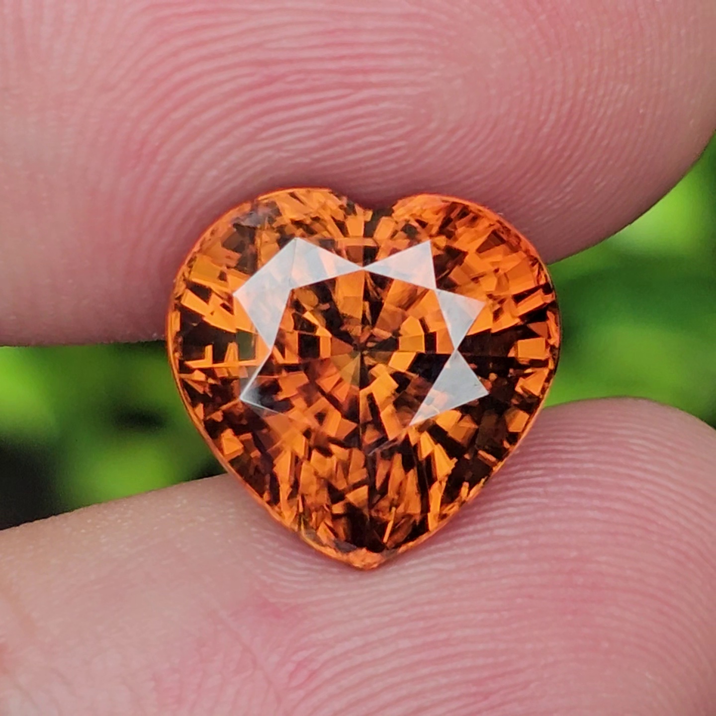 เพทาย Natural Zircon