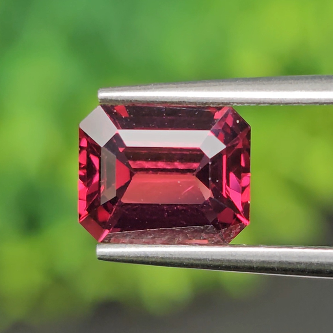 อุมบาไลต์ การ์เน็ต Umbalite Garnet