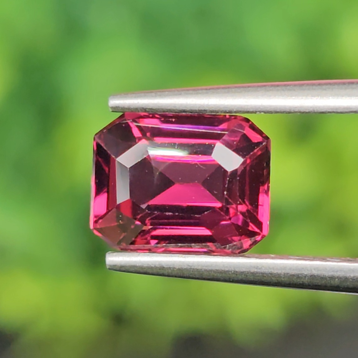 อุมบาไลต์ การ์เน็ต Umbalite Garnet