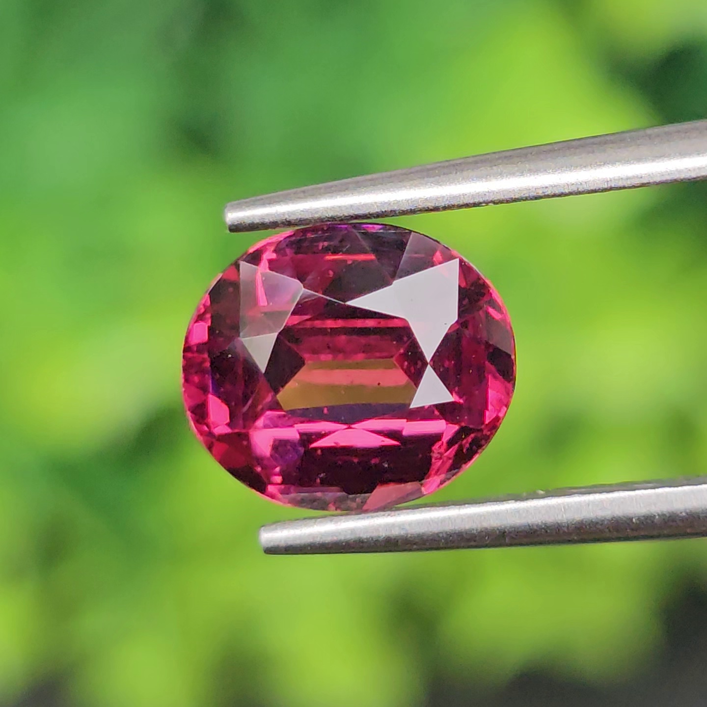 อุมบาไลต์ การ์เน็ต Umbalite Garnet