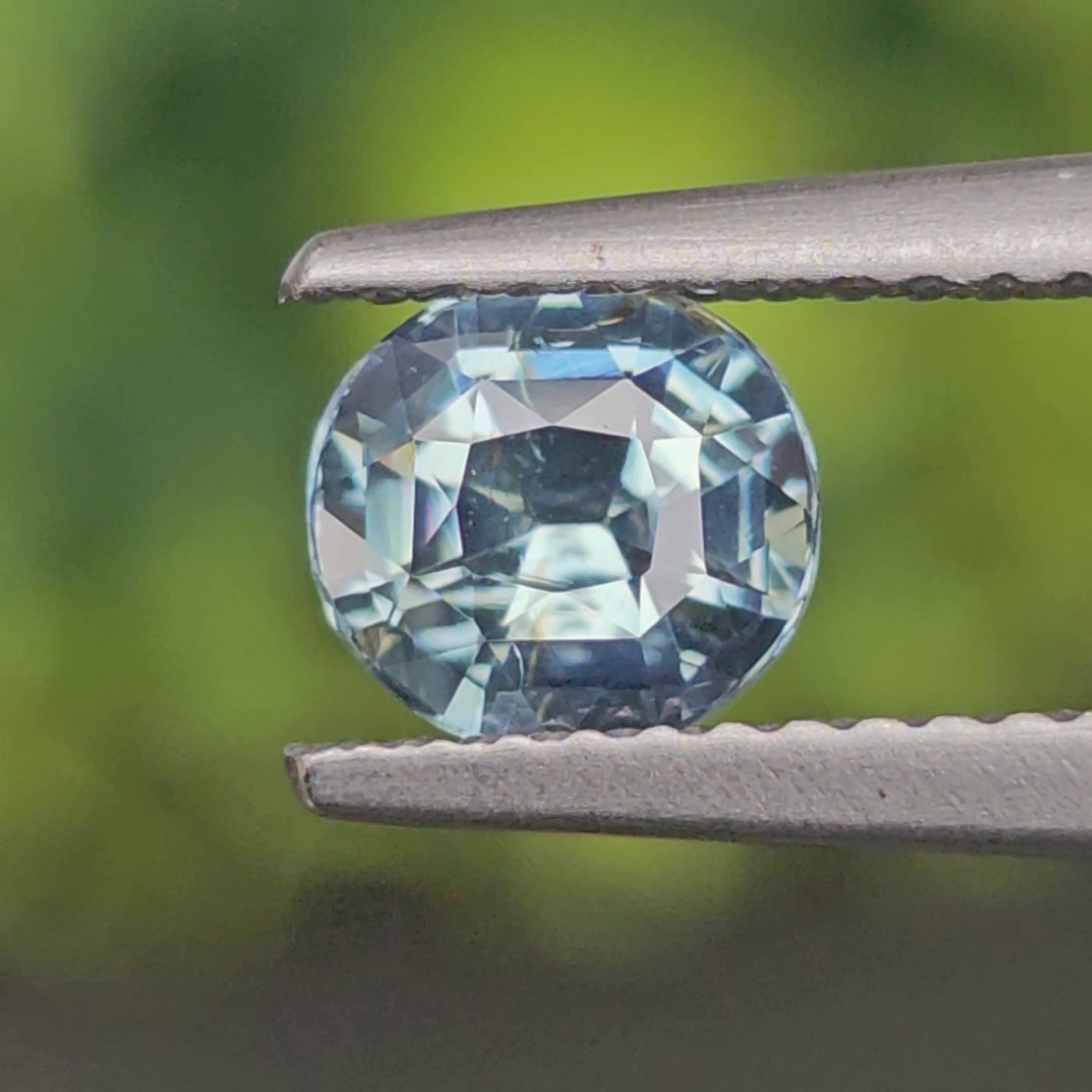 แซปไฟร์สีน้ำเงินอมเขียว Teal Sapphire