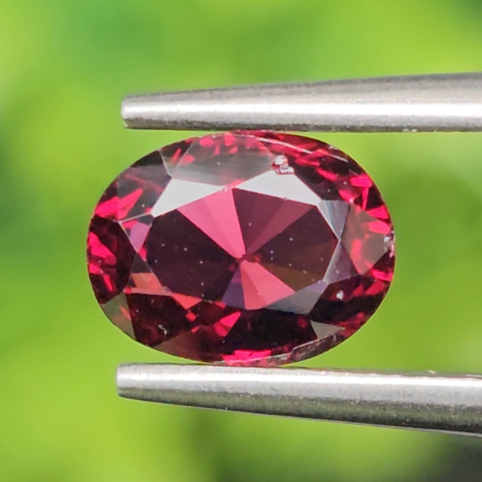 โรโดไลต์ กาเน็ท Natural Rhodolite Garnet