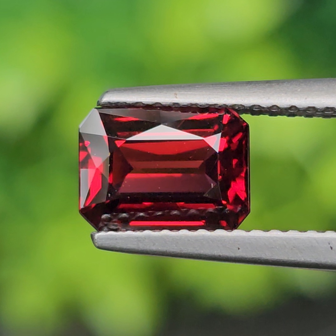 โรโดไลต์ กาเน็ท Natural Rhodolite Garnet