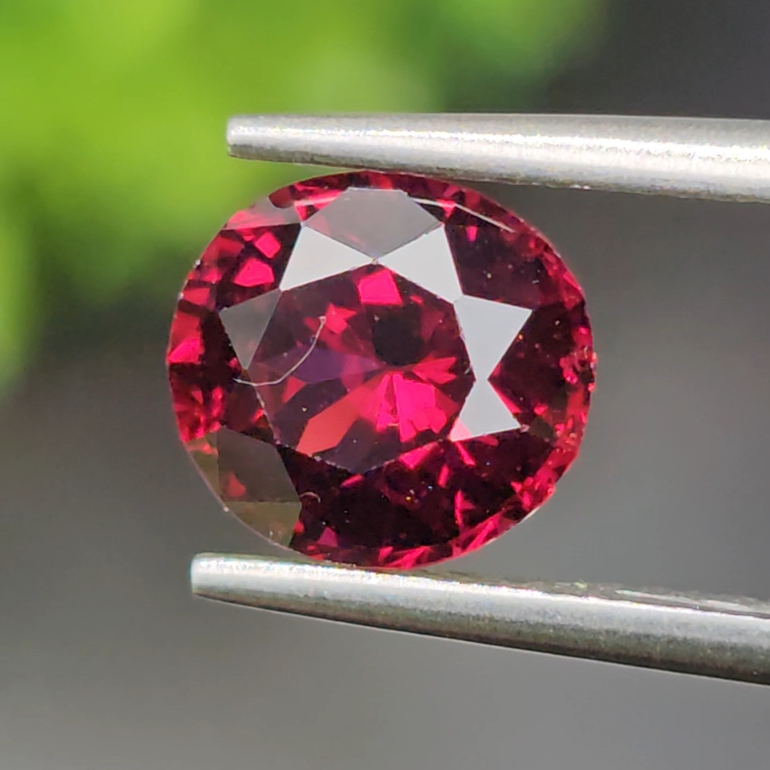 โรโดไลต์ กาเน็ท Natural Rhodolite Garnet