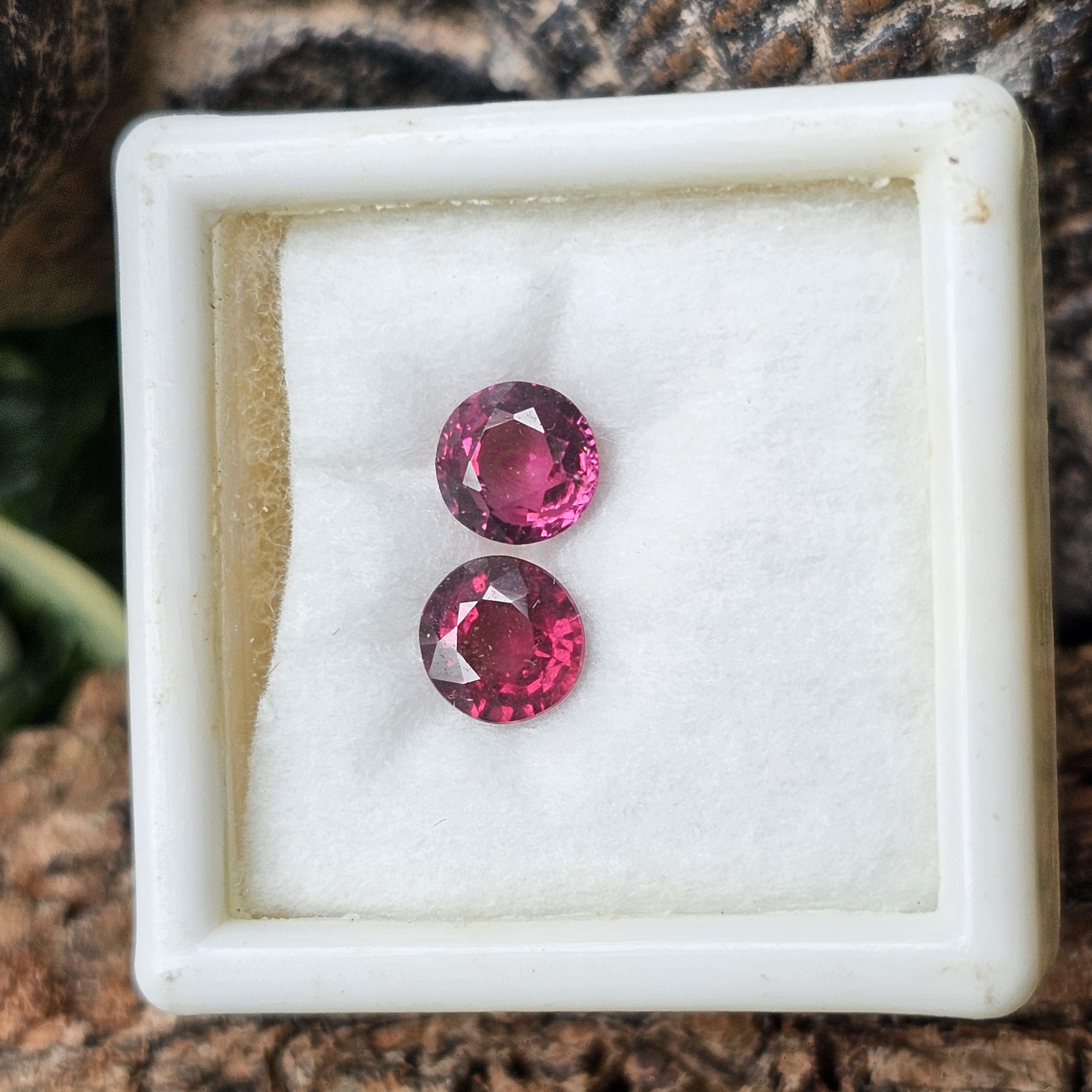 โรโดไลต์ กาเน็ท Natural Rhodolite Garnet