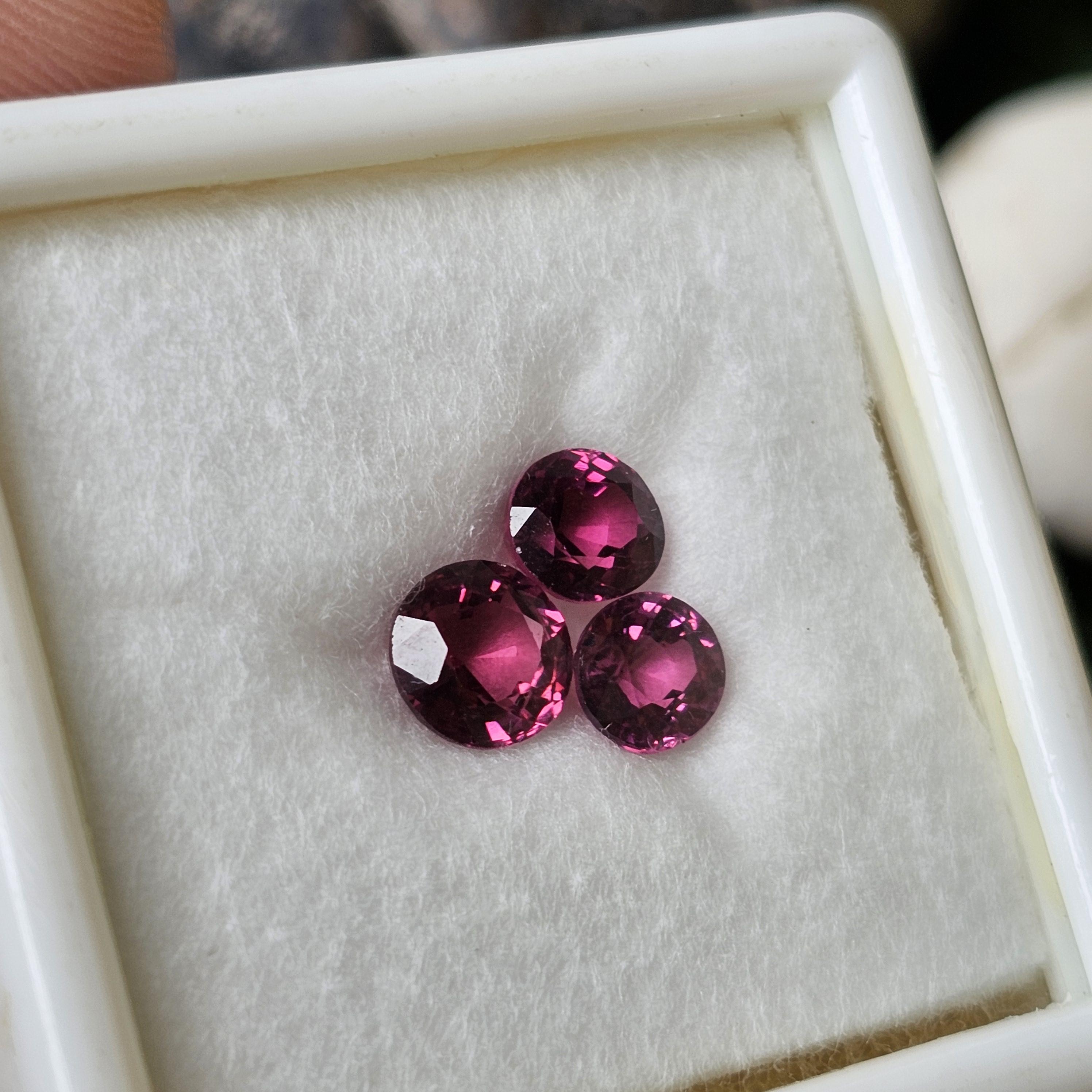โรโดไลต์ กาเน็ท Natural Rhodolite Garnet