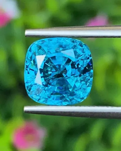 เพทาย Natural Zircon
