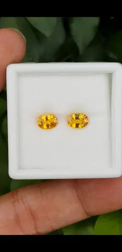 บุษราคัม (Yellow Sapphire)