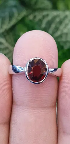 โกเมน Garnet