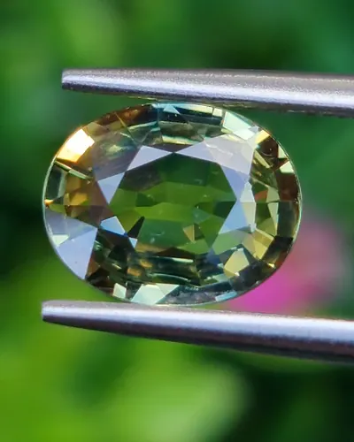 บุษราคัม Yellow Sapphire