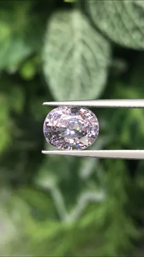 สปิเนล Natural Spinel