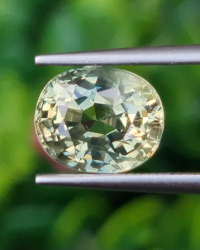 บุษราคัม Yellow Sapphire