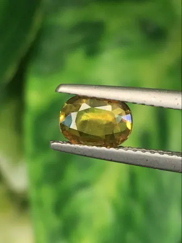 บุษราคัม Yellow Sapphire
