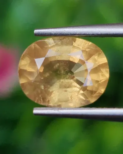 บุษราคัม Yellow Sapphire