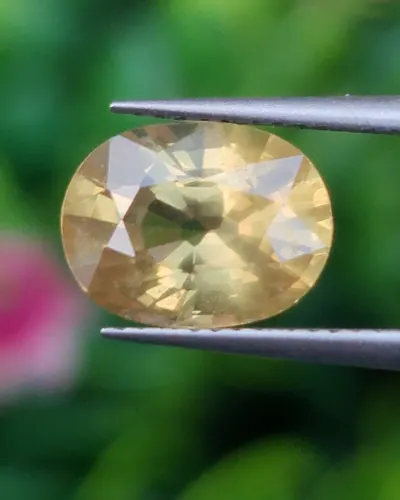 บุษราคัม Yellow Sapphire