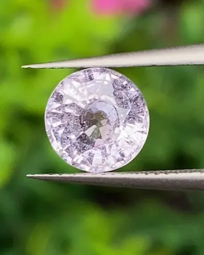 ไวท์ แซฟไฟร์ White / Colorless Sapphire