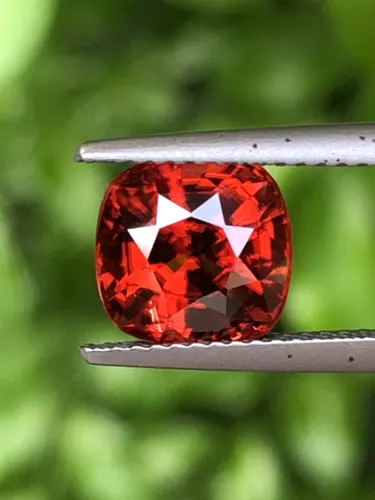เพทาย Natural Zircon