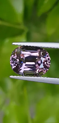 สปิเนล Natural Spinel