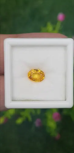 บุษราคัม (Yellow Sapphire)