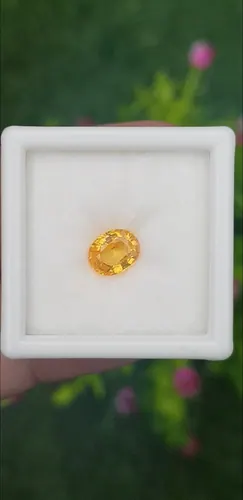 บุษราคัม (Yellow Sapphire)