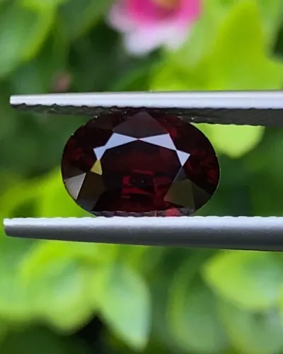 โรโดไลต์ กาเน็ท Natural Rhodolite Garnet