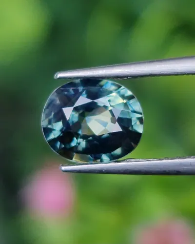 แซฟไฟร์ 3 สี Tri-Color Sapphire