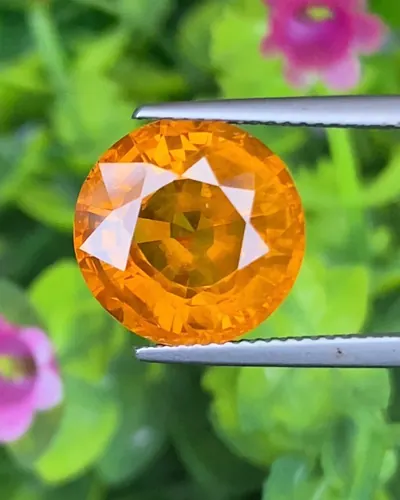 บุษราคัม (Yellow Sapphire)