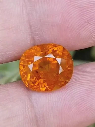 บุษราคัม (Yellow Sapphire)