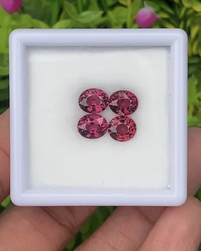 โรโดไลต์ กาเน็ท Natural Rhodolite Garnet