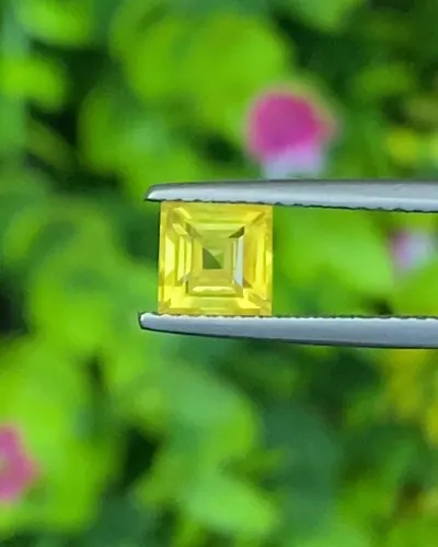 บุษราคัม Natural Yellow Sapphire