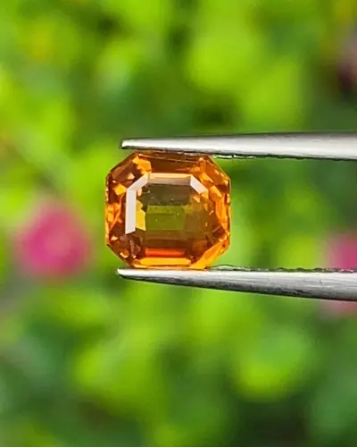บุษราคัม (Yellow Sapphire)
