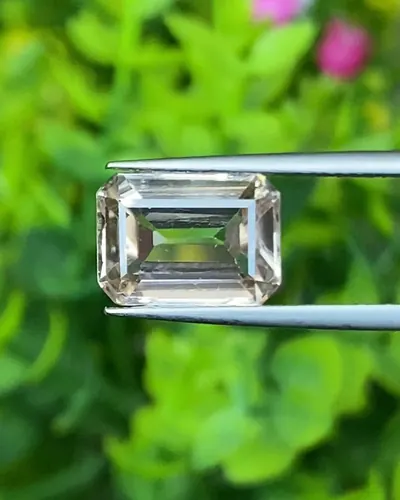 เพทาย Natural Zircon