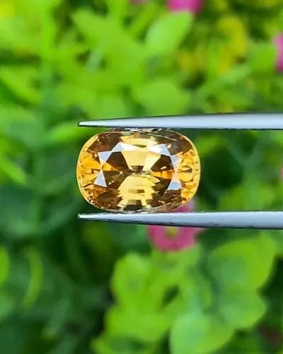 เพทาย Natural Zircon