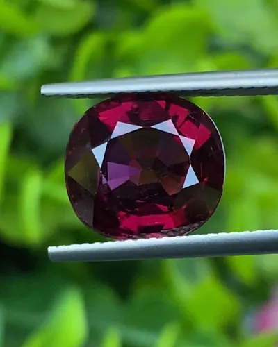 โรโดไลต์ กาเน็ท Natural Rhodolite Garnet