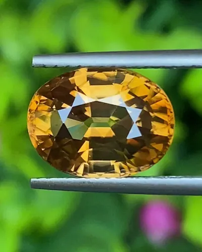 เพทาย Natural Zircon