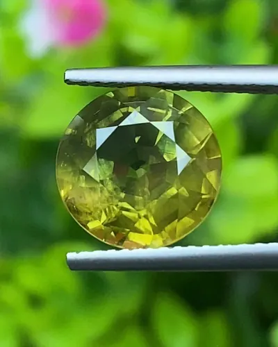 บุษราคัม (Yellow Sapphire)