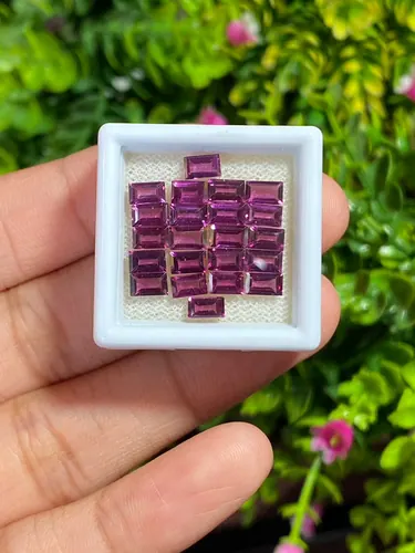 โรโดไลต์ กาเน็ท Natural Rhodolite Garnet