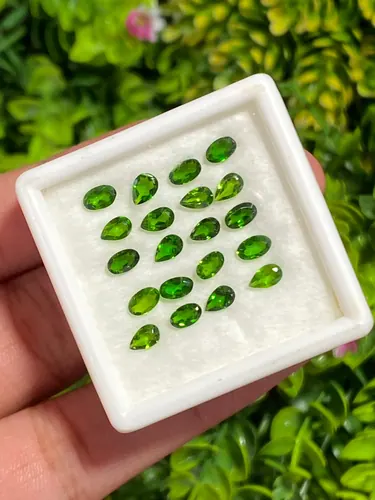 พลอย โครมไดออพไซต์ Chrome Diopside