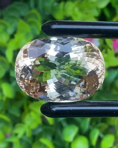 พลอย สแคปโพไลท์ Scaporite