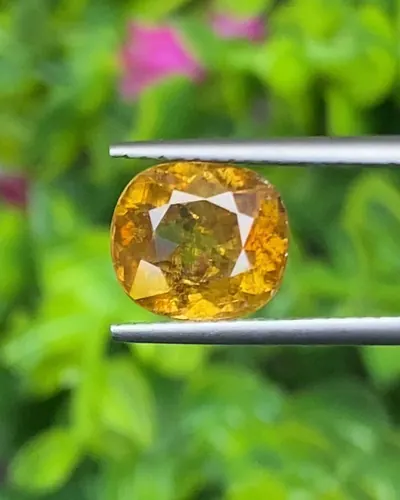 สฟีน Natural Sphene