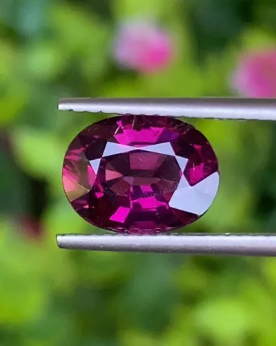 โรโดไลต์ กาเน็ท Natural Rhodolite Garnet