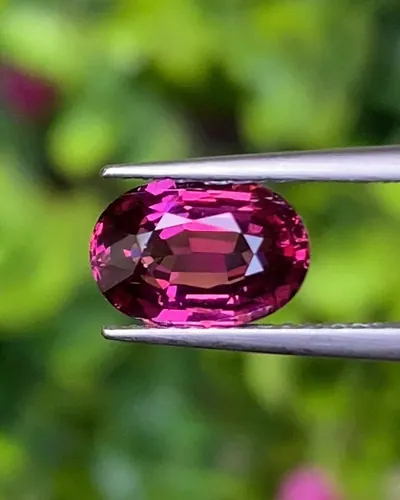 โรโดไลต์ กาเน็ท Natural Rhodolite Garnet