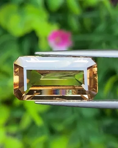 เพทาย Natural Zircon