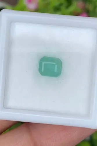 พลอย มรกต Natural Emerald