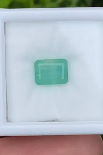 พลอย มรกต Natural Emerald