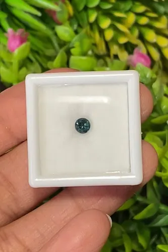 พลอย เขียวส่อง Green sapphire