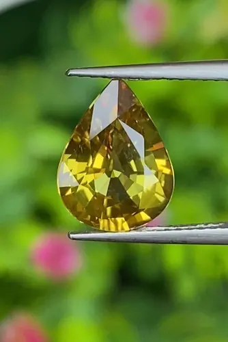 บุษราคัม (Yellow Sapphire)